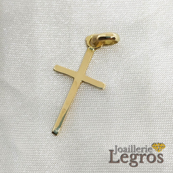Bijou Croix Plaqué Or Pendentif Croix RIZILIA Avec Chaîne 18 Et CZ Trapézoïdal - Plaqué Or Jaune, Design Simple Et Moderne Bijou Croix Plaqué Or Pendentif Croix RIZILIA Avec Chaîne 18 Et CZ Trapézoïdal - Plaqué Or Jaune, Design Simple Et Moderne
