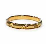 Alliance homme or jaune 18 carats ciselée effet mat