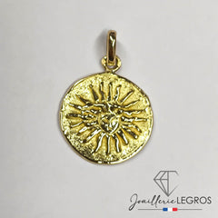 Bijou Médaille Soleil avec visage en or 18 carats joaillerie legros bijouterie