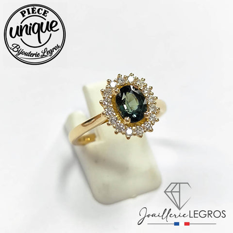 Bijou Bague entourage saphir teal et diamants en or jaune 18 carats joaillerie legros bijouterie