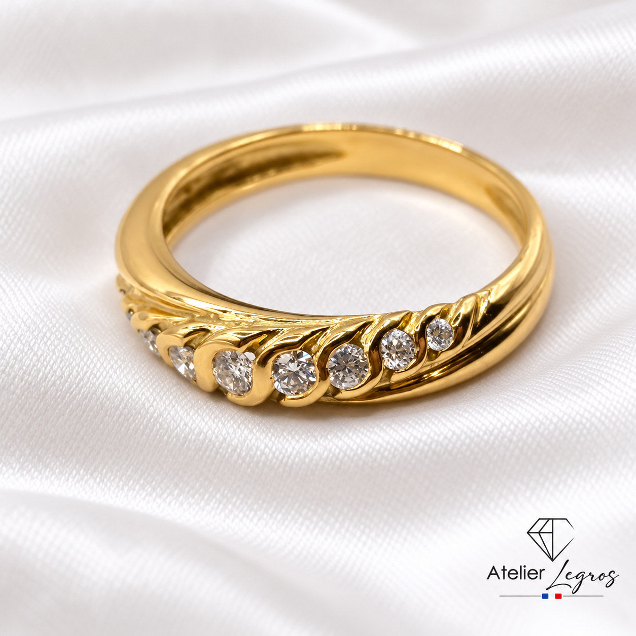 Bijou Bague esprit torsadée en or jaune 18 carats et 9 diamants joaillerie legros bijouterie