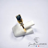 Bijou Bague saphir teal rectangulaire et diamants princesse joaillerie legros bijouterie