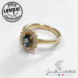 Bijou Bague entourage saphir teal et diamants en or jaune 18 carats joaillerie legros bijouterie