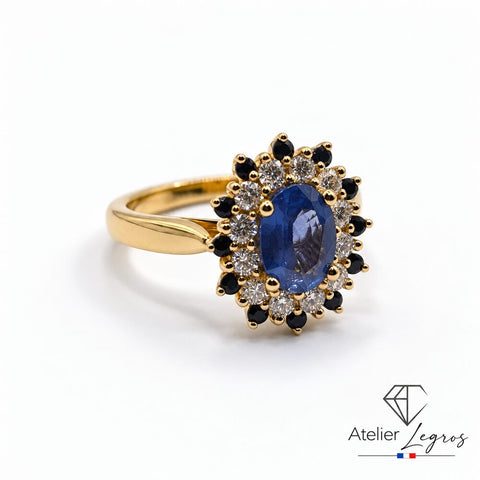 Bague marguerite saphir et diamants double entourage en or jaune 18 carats