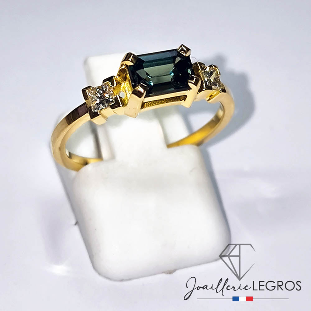 Bijou Bague saphir teal rectangulaire et diamants princesse joaillerie legros bijouterie