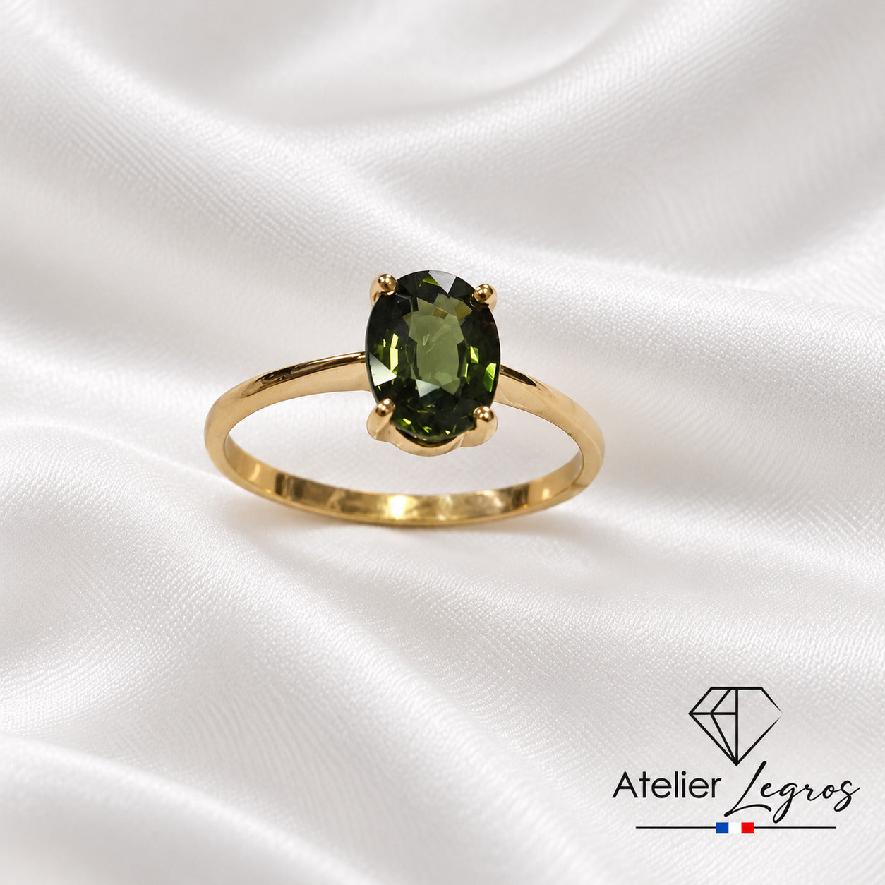 Bijou Bague saphir vert teal ovale solitaire en or jaune 18 carats joaillerie legros bijouterie