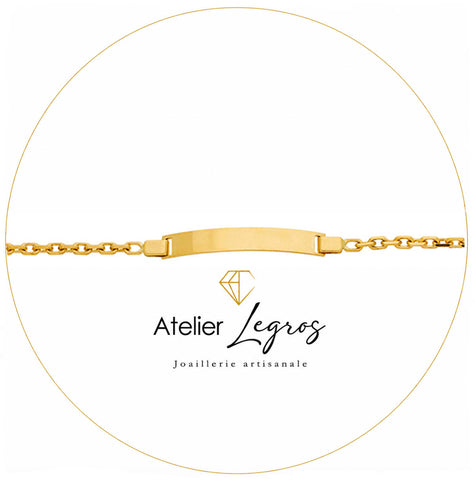 Gourmette bébé en or jaune 18 carats bracelet prénom maille forçat diamantée plaque rectangulaire 2,4 cm