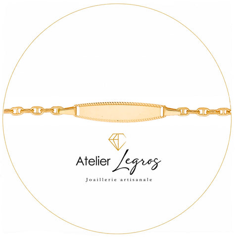 Gourmette bébé en or jaune 18 carats bracelet prénom plaque ovale diamantée maille marine battue
