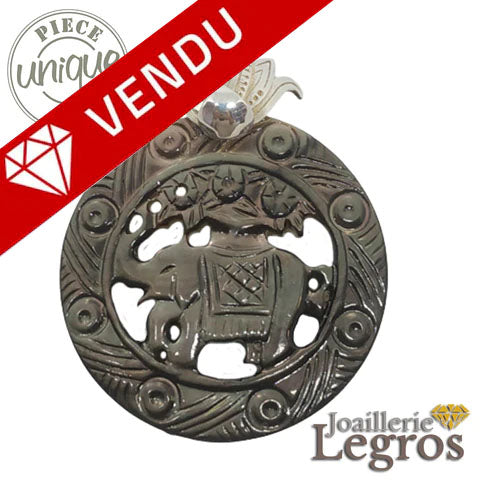 Bijou Pendentif éléphant en nacre et argent 925 joaillerie legros bijouterie