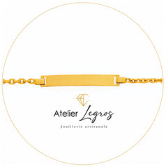 Bijou Gourmette bébé en or 18 carats bracelet prénom maille forçat plaque rectangulaire 2,4 cm joaillerie legros bijouterie