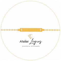 Bijou Gourmette bébé en or jaune 18 carats bracelet prénom maille forçat ronde plaque rectangulaire 2 cm joaillerie legros bijouterie