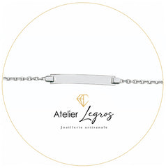 Bijou Gourmette personnalisée bébé bracelet prénom plaque rectangulaire chaîne forçat Or blanc 18 carats joaillerie legros bijouterie