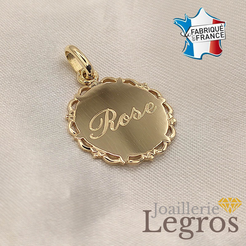 Bijou Médaille ronde avec entourage effet filigrane en or jaune 18 carats joaillerie legros bijouterie