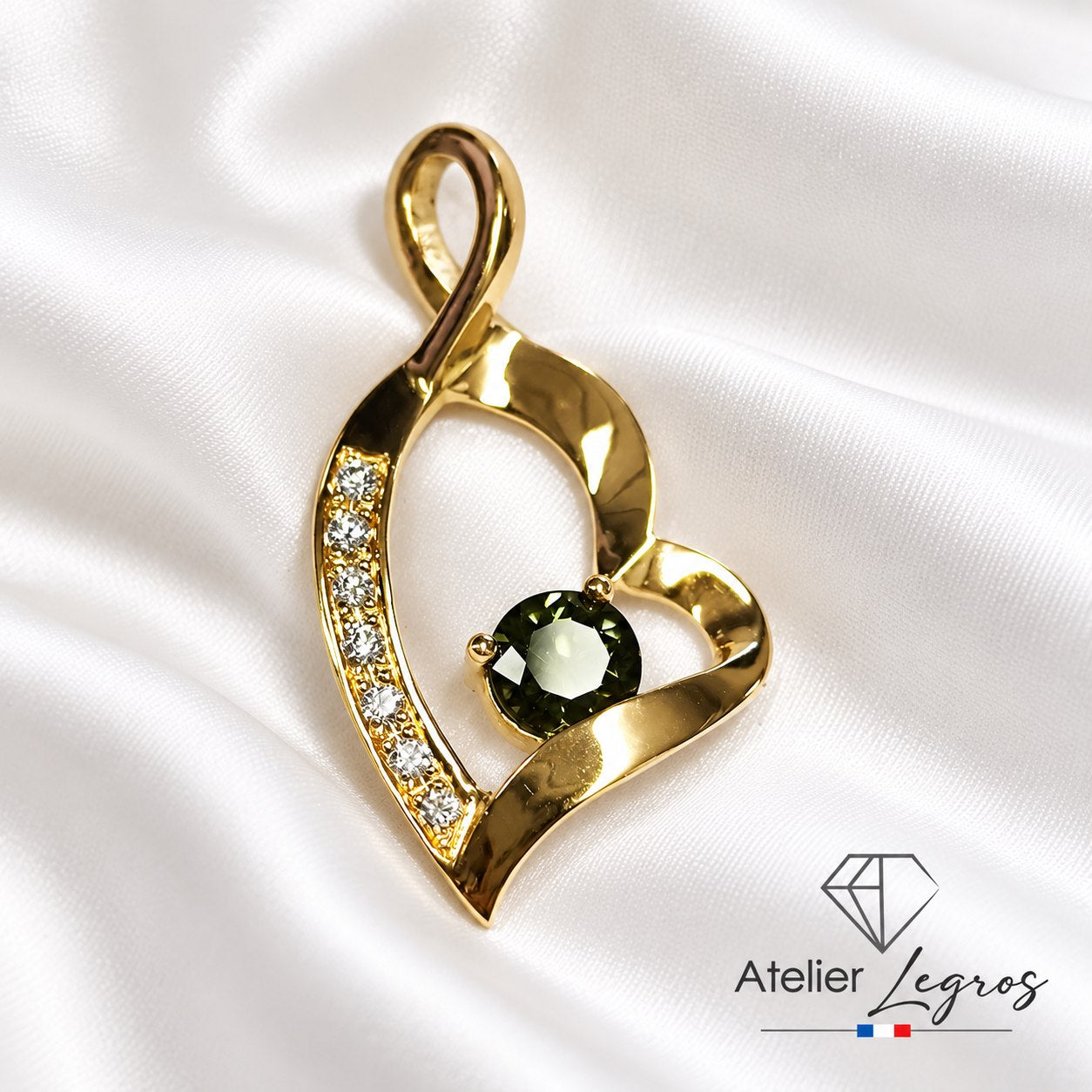 Bijou Pendentif cœur en or jaune 18 carats, saphir vert & diamants joaillerie legros bijouterie