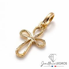 Bijou Pendentif croix en or jaune 18 carats petite croix délicate joaillerie legros bijouterie