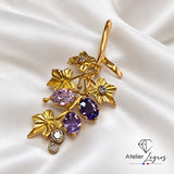 Bijou Pendentif fleurs en or jaune 18 ct avec diamants et trois saphirs roses violets joaillerie legros bijouterie