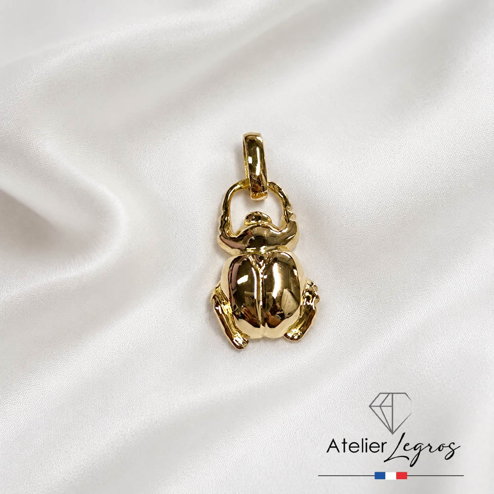 Bijou Pendentif Scarabée en Or 18 Carats Or jaune 750 joaillerie legros bijouterie