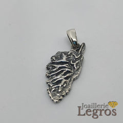 Bijou Pendentif Corse avec ses reliefs en argent joaillerie legros bijouterie
