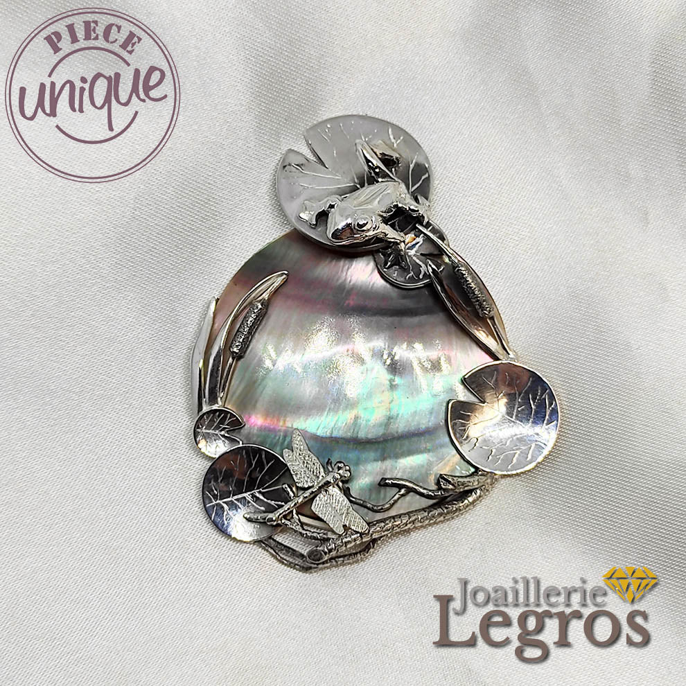 Bijou Pendentif Grenouille "Rêve d'eau douce" Nacre et Argent 925 joaillerie legros bijouterie