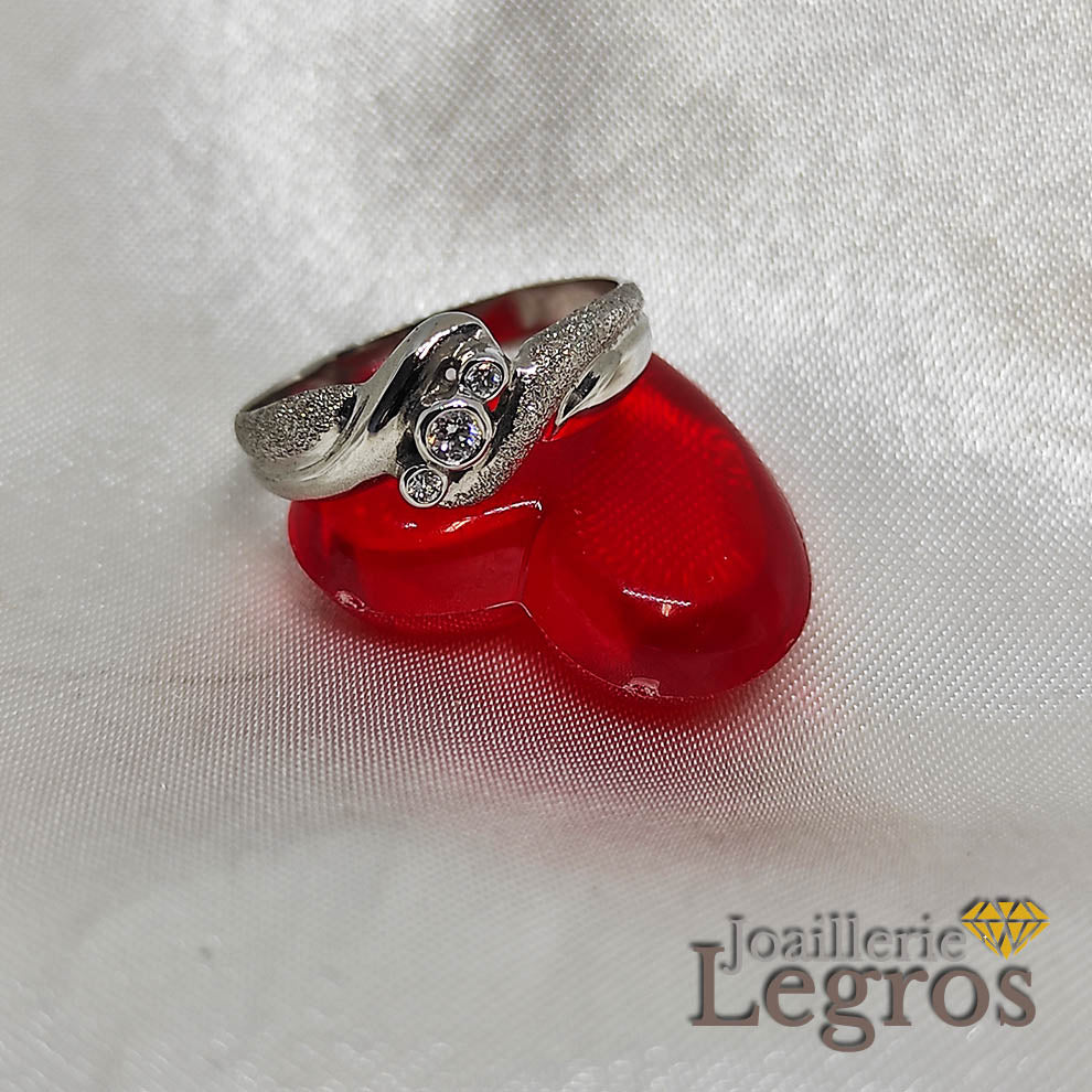 Bijou Bague avec 3 diamants Or blanc 18 carats joaillerie legros bijouterie
