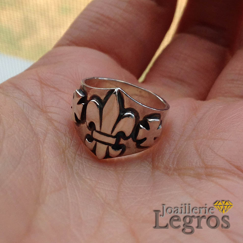 Bijou Bague Chevalière petite Fleur De Lys en Argent 925 joaillerie legros bijouterie
