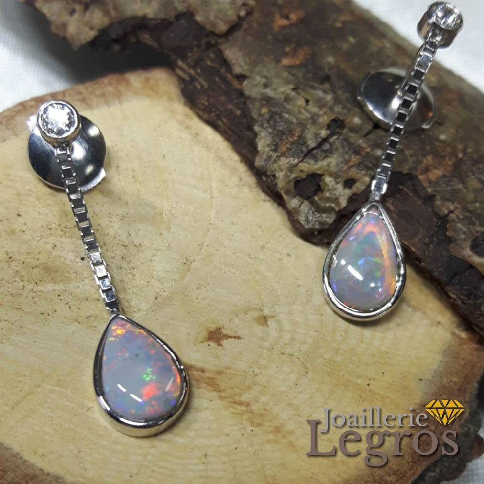 Bijou Boucle d'oreilles opale diamants en or blanc joaillerie legros bijouterie