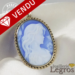 Bijou Pendentif camée bleu ovale visage de femme et or blanc 18 carats joaillerie legros bijouterie