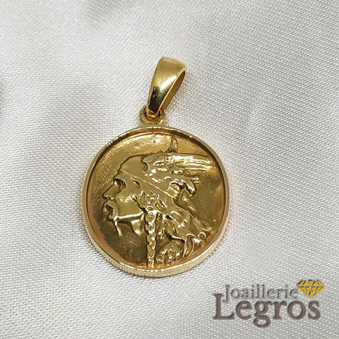 Bijou Médaille Vercingetorix Gallia Gaulois en or 18 carats joaillerie legros bijouterie