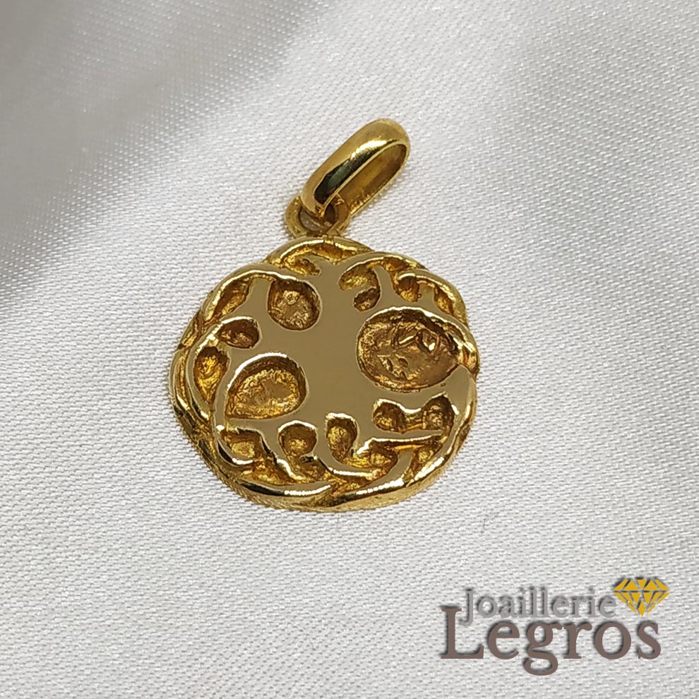 Bijou Médaille Arbre de vie Celte en or 18 carats joaillerie legros bijouterie
