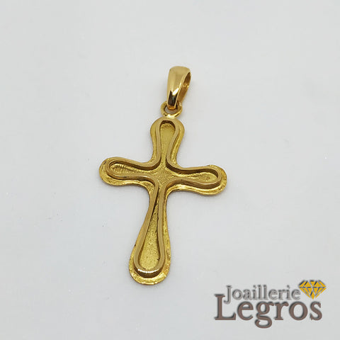 Bijou Pendentif croix arrondie et en relief or jaune 18 carats joaillerie legros bijouterie