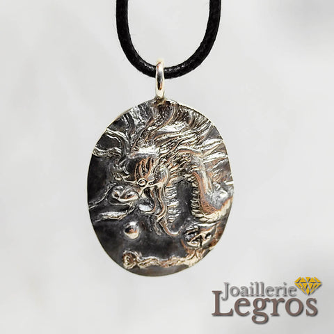 Bijou Médaille Pendentif Dragon jouant avec la perle de l'éternité en argent 925 joaillerie legros bijouterie