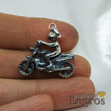 Bijou Pendentif motard sur moto routière roadster en argent 925 joaillerie legros bijouterie