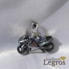 Bijou Pendentif moto de course en argent 925 joaillerie legros bijouterie
