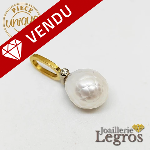 Bijou Pendentif Perle blanche facettée et diamant en or jaune 18 carats joaillerie legros bijouterie