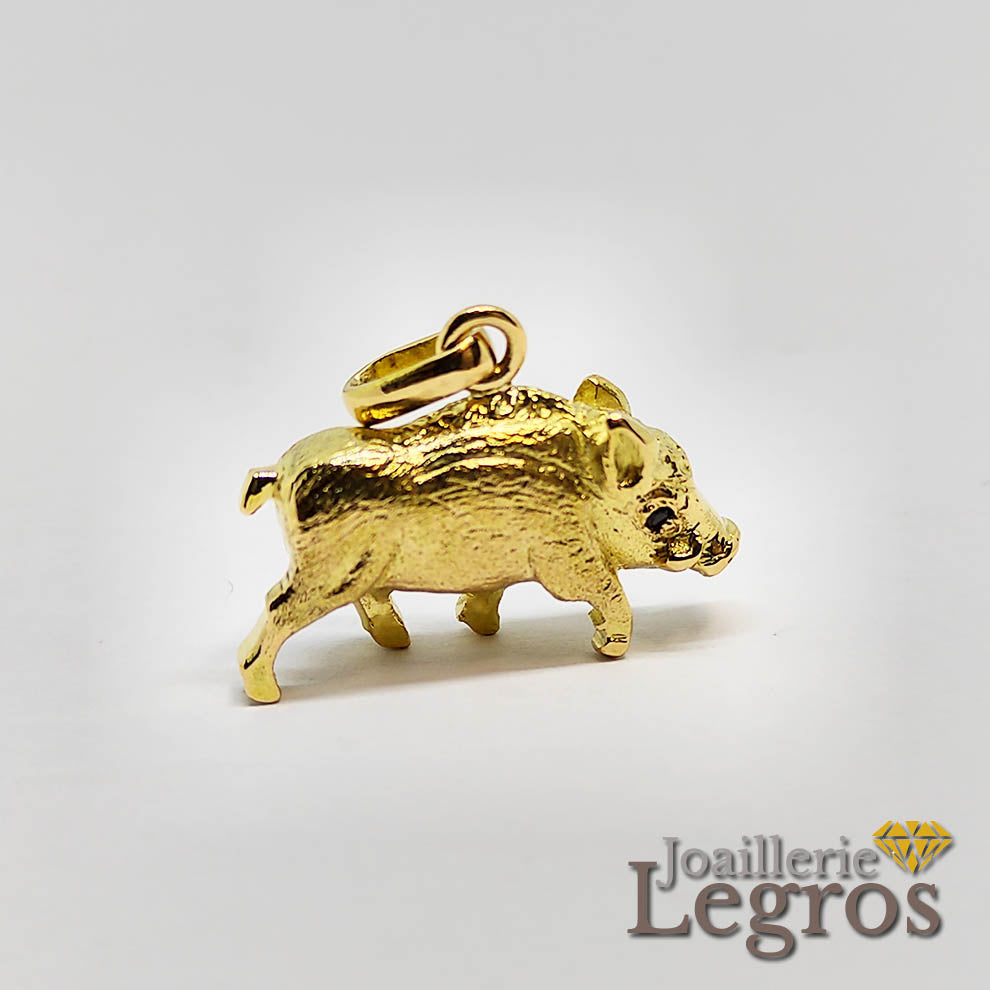 Bijou Pendentif sanglier en volume en or jaune 18 carats joaillerie legros bijouterie